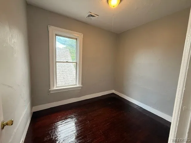 198 Mackinaw Street, Buffalo, New York 14204, Buffalo, New York 14204, 2 Bedrooms Bedrooms, 6 Rooms Rooms,1 BathroomBathrooms,Residential Lease,For Rent,198 Mackinaw Street, Buffalo, New York 14204,0,B1699080