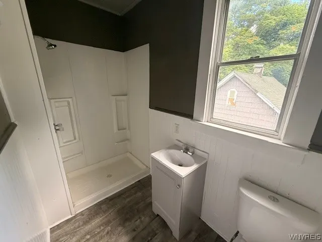 198 Mackinaw Street, Buffalo, New York 14204, Buffalo, New York 14204, 2 Bedrooms Bedrooms, 6 Rooms Rooms,1 BathroomBathrooms,Residential Lease,For Rent,198 Mackinaw Street, Buffalo, New York 14204,0,B1699080