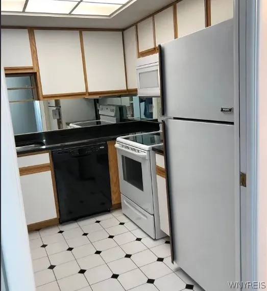306 Sundown 5g, Amherst, New York 14221, Amherst, New York 14221, 2 Bedrooms Bedrooms, 7 Rooms Rooms,2 BathroomsBathrooms,Residential Lease,For Rent,306 Sundown 5g, Amherst, New York 14221,0,B1699068