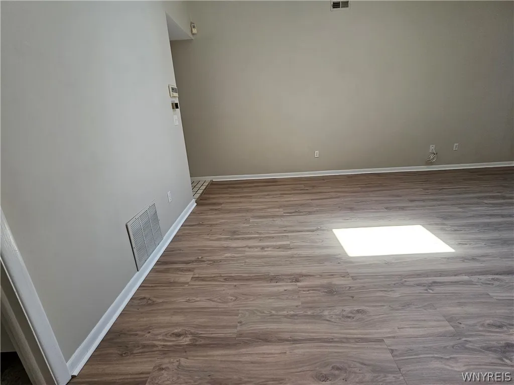 306 Sundown 5g, Amherst, New York 14221, Amherst, New York 14221, 2 Bedrooms Bedrooms, 7 Rooms Rooms,2 BathroomsBathrooms,Residential Lease,For Rent,306 Sundown 5g, Amherst, New York 14221,0,B1699068