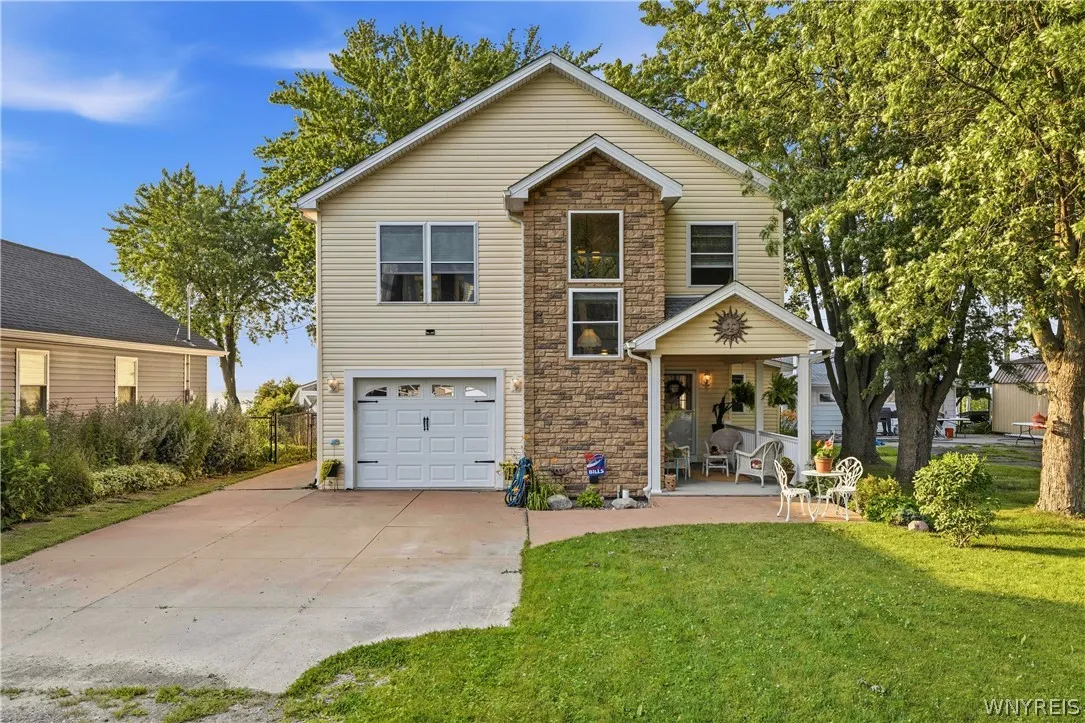 2463 Lake Road, Porter, New York 14131, Porter, New York 14131, 3 Bedrooms Bedrooms, 8 Rooms Rooms,2 BathroomsBathrooms,Residential,For Sale,2463 Lake Road, Porter, New York 14131,0,B1698858