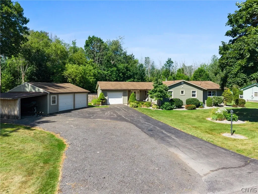 77 Chase Road, Granby, New York 13069, Granby, New York 13069, 4 Bedrooms Bedrooms, 9 Rooms Rooms,2 BathroomsBathrooms,Residential,For Sale,77 Chase Road, Granby, New York 13069,0,S1699035