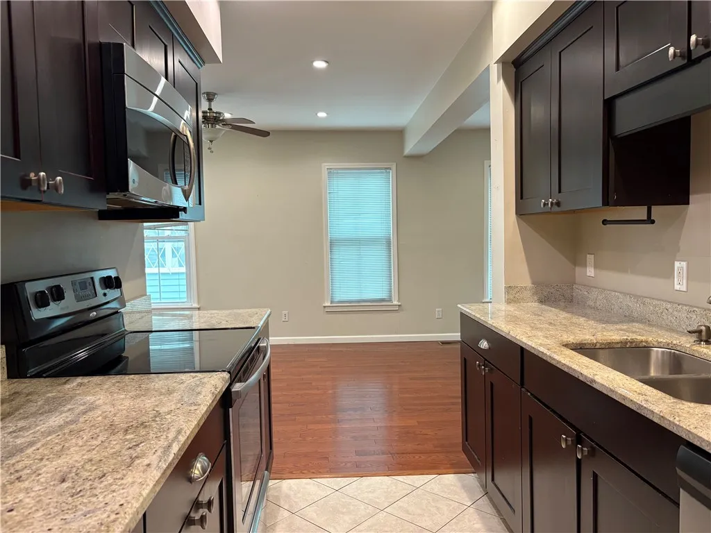 6 Walnut Street 2, Oneonta, New York 13820, Oneonta, New York 13820, 2 Bedrooms Bedrooms, 5 Rooms Rooms,1 BathroomBathrooms,Residential Lease,For Rent,6 Walnut Street 2, Oneonta, New York 13820,0,R1699114
