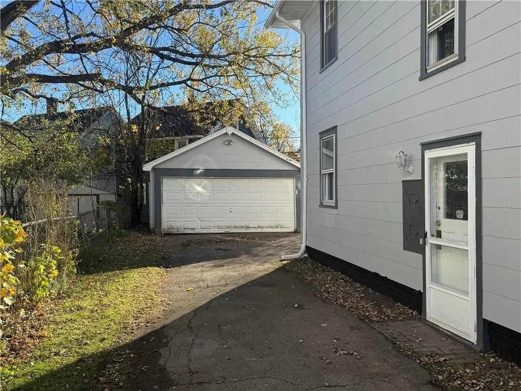 343 Genesee Park Boulevard, Rochester, New York 14, Rochester, New York 14619, 2 Bedrooms Bedrooms, 4 Rooms Rooms,1 BathroomBathrooms,Residential Lease,For Rent,343 Genesee Park Boulevard, Rochester, New York 14,0,R1697805
