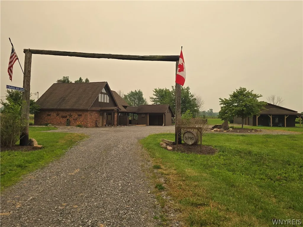 5790 Royalton Center Road, Royalton, New York 1406, Royalton, New York 14067, 2 Bedrooms Bedrooms, 8 Rooms Rooms,1 BathroomBathrooms,Residential,For Sale,5790 Royalton Center Road, Royalton, New York 1406,0,B1698962