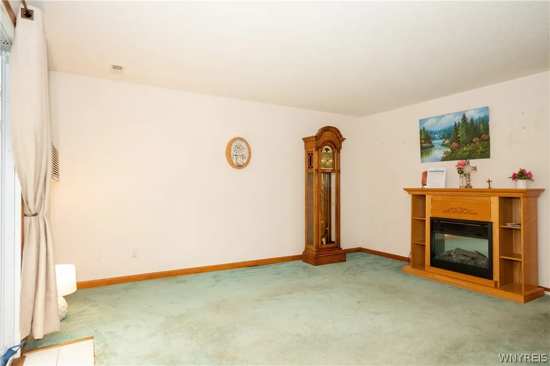 7 E Sunmist, Amherst, New York 14228, Amherst, New York 14228, 1 Bedroom Bedrooms, 5 Rooms Rooms,1 BathroomBathrooms,Residential,For Sale,7 E Sunmist, Amherst, New York 14228,0,B1696008