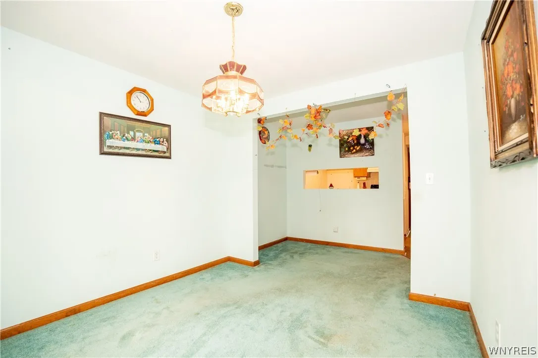 7 E Sunmist, Amherst, New York 14228, Amherst, New York 14228, 1 Bedroom Bedrooms, 5 Rooms Rooms,1 BathroomBathrooms,Residential,For Sale,7 E Sunmist, Amherst, New York 14228,0,B1696008