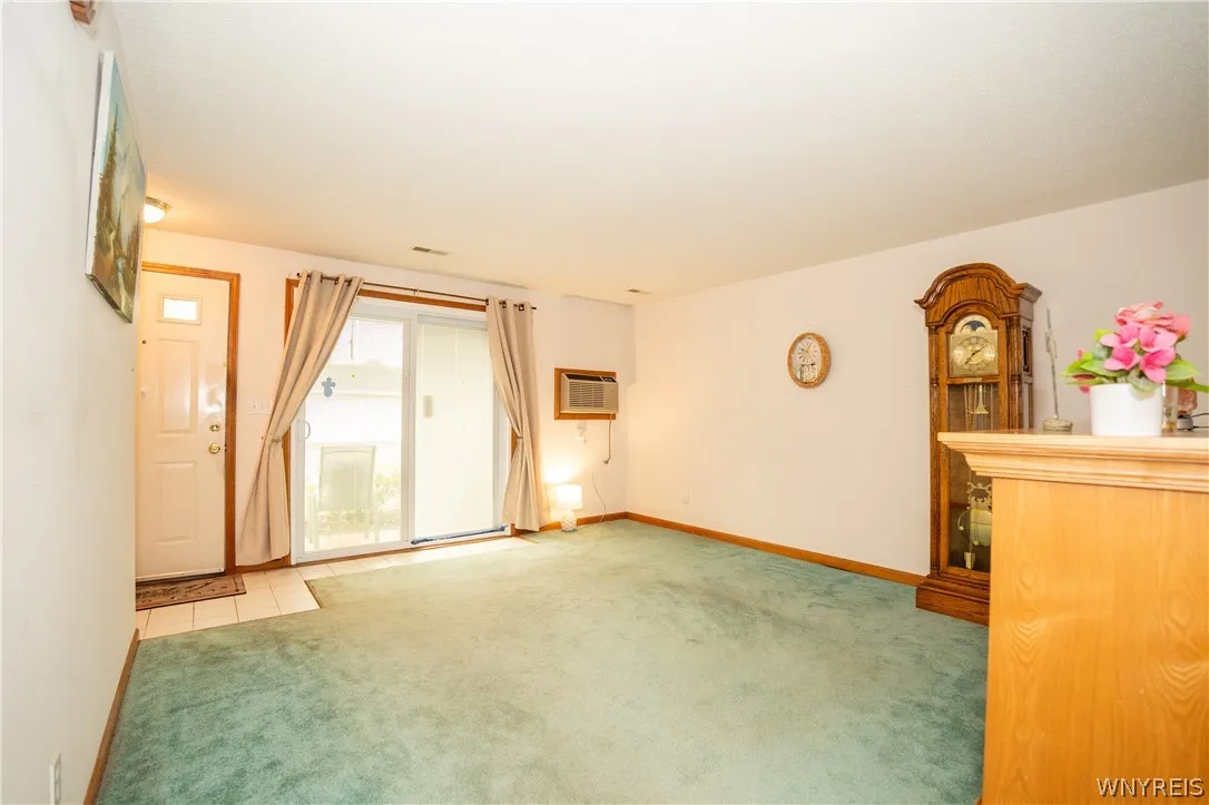 7 E Sunmist, Amherst, New York 14228, Amherst, New York 14228, 1 Bedroom Bedrooms, 5 Rooms Rooms,1 BathroomBathrooms,Residential,For Sale,7 E Sunmist, Amherst, New York 14228,0,B1696008