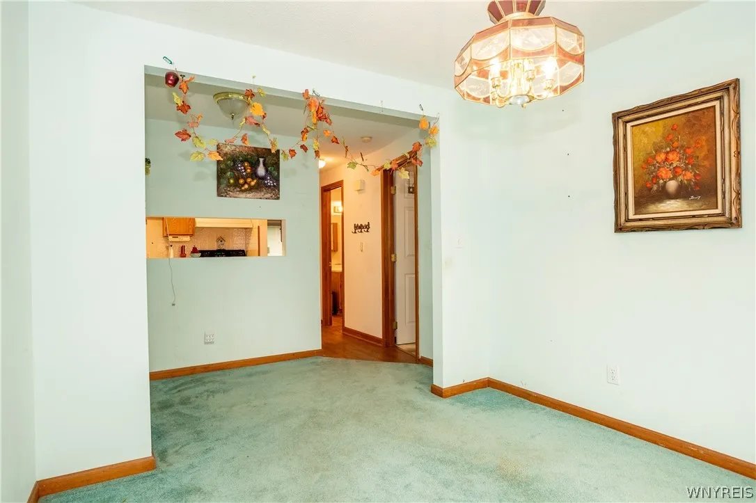 7 E Sunmist, Amherst, New York 14228, Amherst, New York 14228, 1 Bedroom Bedrooms, 5 Rooms Rooms,1 BathroomBathrooms,Residential,For Sale,7 E Sunmist, Amherst, New York 14228,0,B1696008