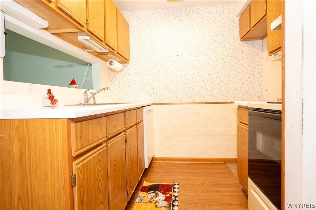 7 E Sunmist, Amherst, New York 14228, Amherst, New York 14228, 1 Bedroom Bedrooms, 5 Rooms Rooms,1 BathroomBathrooms,Residential,For Sale,7 E Sunmist, Amherst, New York 14228,0,B1696008