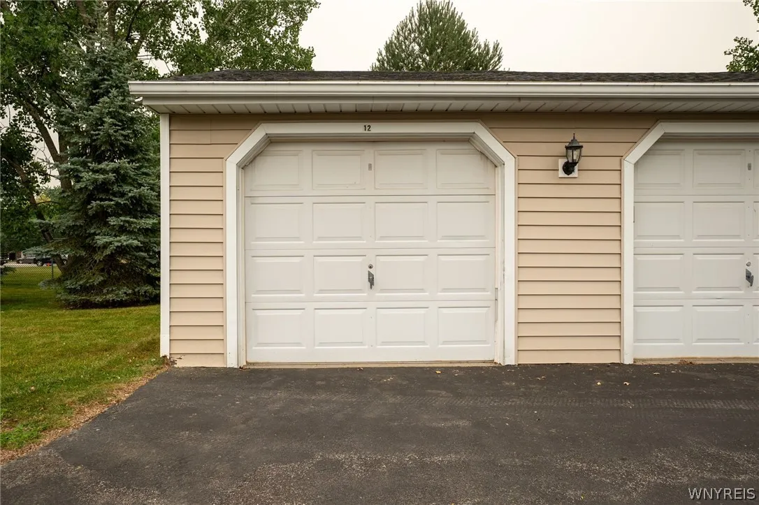 7 E Sunmist, Amherst, New York 14228, Amherst, New York 14228, 1 Bedroom Bedrooms, 5 Rooms Rooms,1 BathroomBathrooms,Residential,For Sale,7 E Sunmist, Amherst, New York 14228,0,B1696008