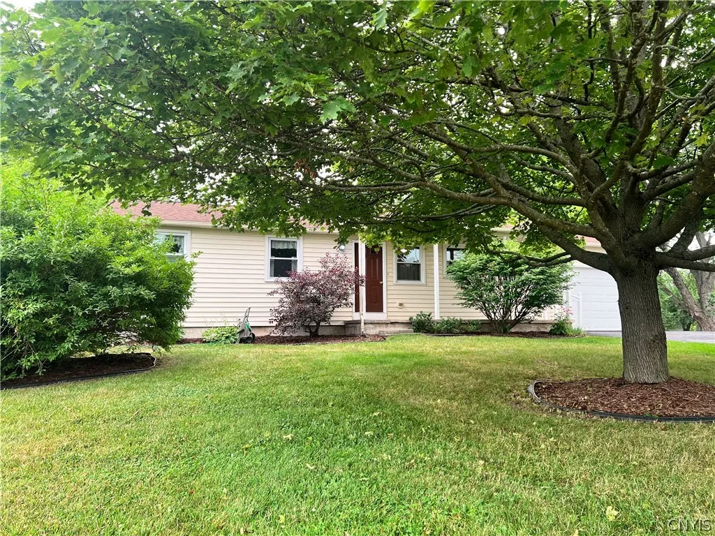 8615 Weaver Road, Cicero, New York 13039, Cicero, New York 13039, 3 Bedrooms Bedrooms, 6 Rooms Rooms,1 BathroomBathrooms,Residential,For Sale,8615 Weaver Road, Cicero, New York 13039,0,S1699101
