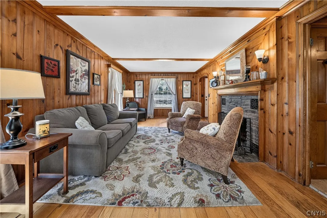 5352 Onondaga Road, Camillus, New York 13031, Camillus, New York 13031, 4 Bedrooms Bedrooms, 8 Rooms Rooms,1 BathroomBathrooms,Residential,For Sale,5352 Onondaga Road, Camillus, New York 13031,0,S1698778