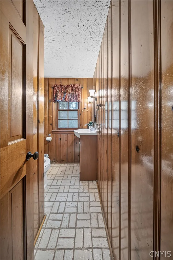 5352 Onondaga Road, Camillus, New York 13031, Camillus, New York 13031, 4 Bedrooms Bedrooms, 8 Rooms Rooms,1 BathroomBathrooms,Residential,For Sale,5352 Onondaga Road, Camillus, New York 13031,0,S1698778