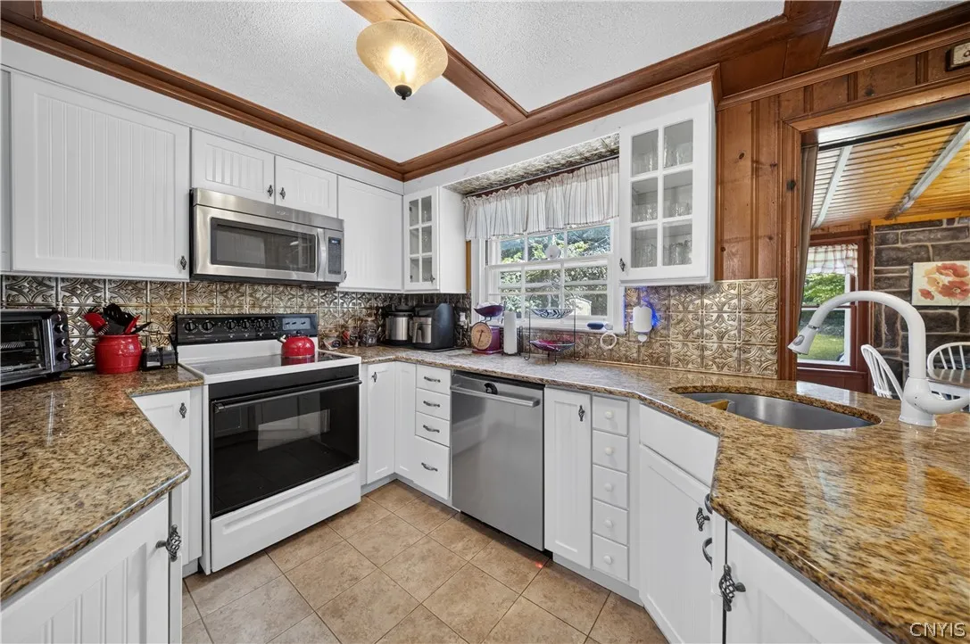 5352 Onondaga Road, Camillus, New York 13031, Camillus, New York 13031, 4 Bedrooms Bedrooms, 8 Rooms Rooms,1 BathroomBathrooms,Residential,For Sale,5352 Onondaga Road, Camillus, New York 13031,0,S1698778