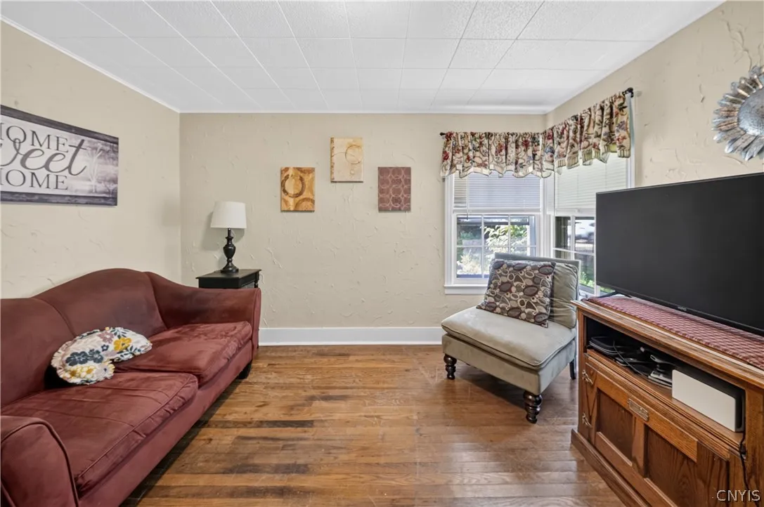 5352 Onondaga Road, Camillus, New York 13031, Camillus, New York 13031, 4 Bedrooms Bedrooms, 8 Rooms Rooms,1 BathroomBathrooms,Residential,For Sale,5352 Onondaga Road, Camillus, New York 13031,0,S1698778