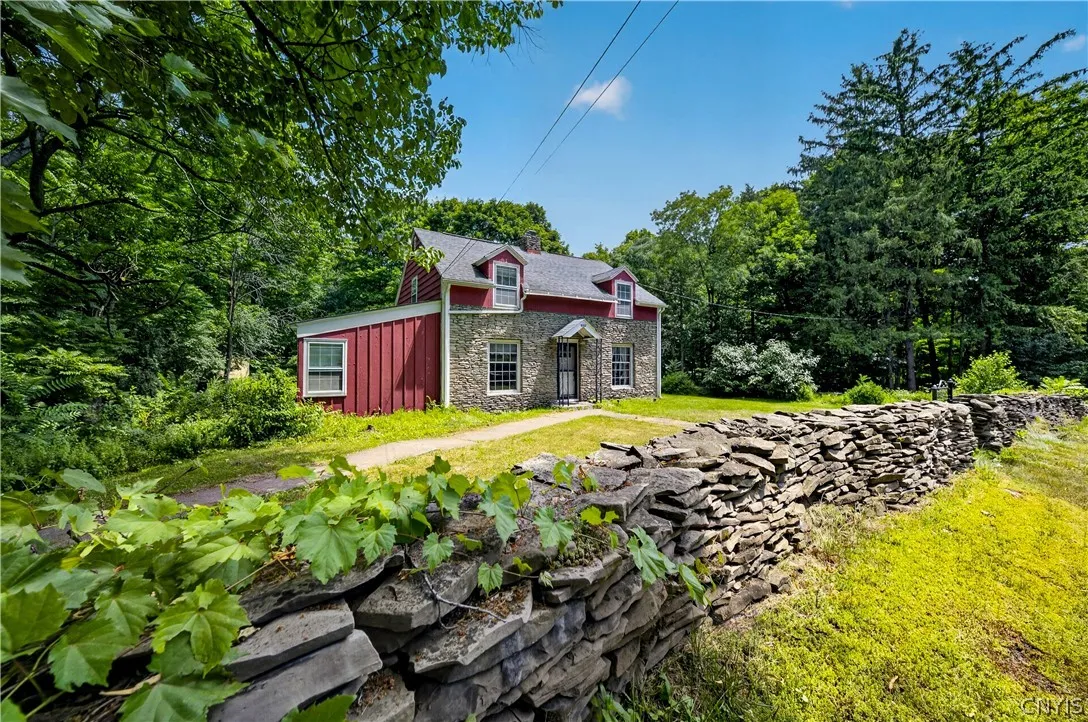 5352 Onondaga Road, Camillus, New York 13031, Camillus, New York 13031, 4 Bedrooms Bedrooms, 8 Rooms Rooms,1 BathroomBathrooms,Residential,For Sale,5352 Onondaga Road, Camillus, New York 13031,0,S1698778