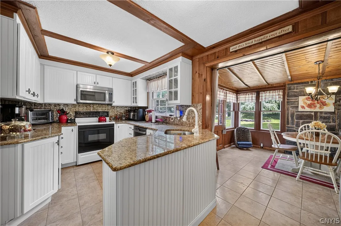 5352 Onondaga Road, Camillus, New York 13031, Camillus, New York 13031, 4 Bedrooms Bedrooms, 8 Rooms Rooms,1 BathroomBathrooms,Residential,For Sale,5352 Onondaga Road, Camillus, New York 13031,0,S1698778