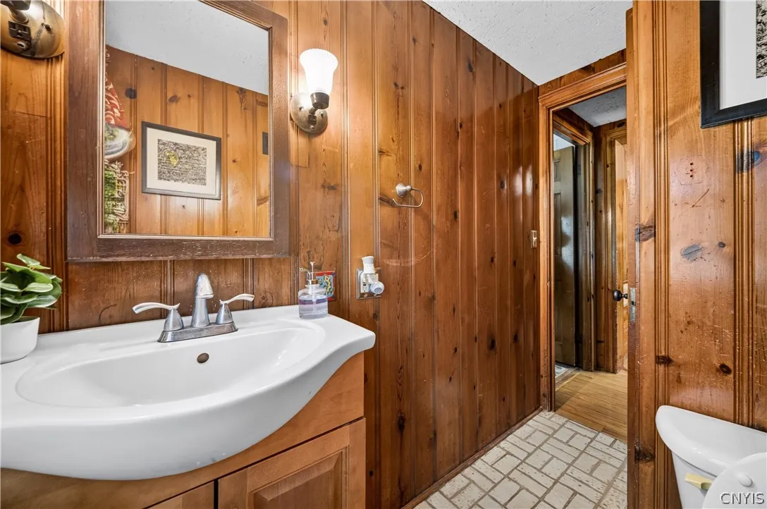 5352 Onondaga Road, Camillus, New York 13031, Camillus, New York 13031, 4 Bedrooms Bedrooms, 8 Rooms Rooms,1 BathroomBathrooms,Residential,For Sale,5352 Onondaga Road, Camillus, New York 13031,0,S1698778