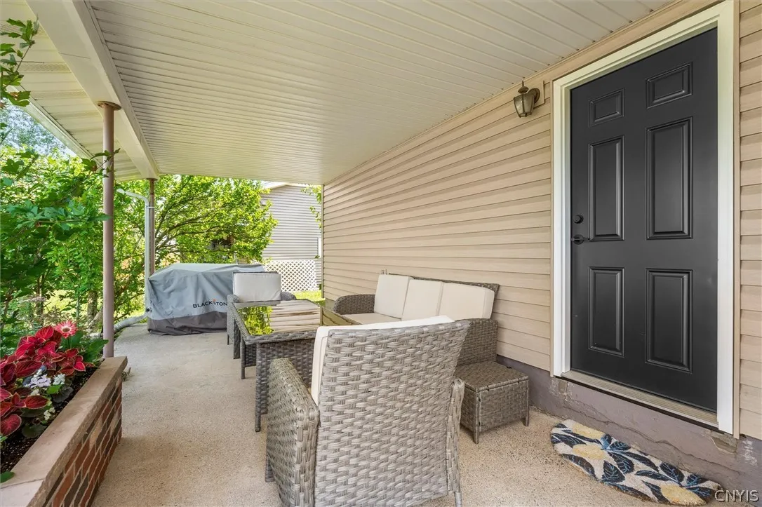 614 West Granger Road, Geddes, New York 13219, Geddes, New York 13219, 4 Bedrooms Bedrooms, 9 Rooms Rooms,1 BathroomBathrooms,Residential,For Sale,614 West Granger Road, Geddes, New York 13219,0,S1698360