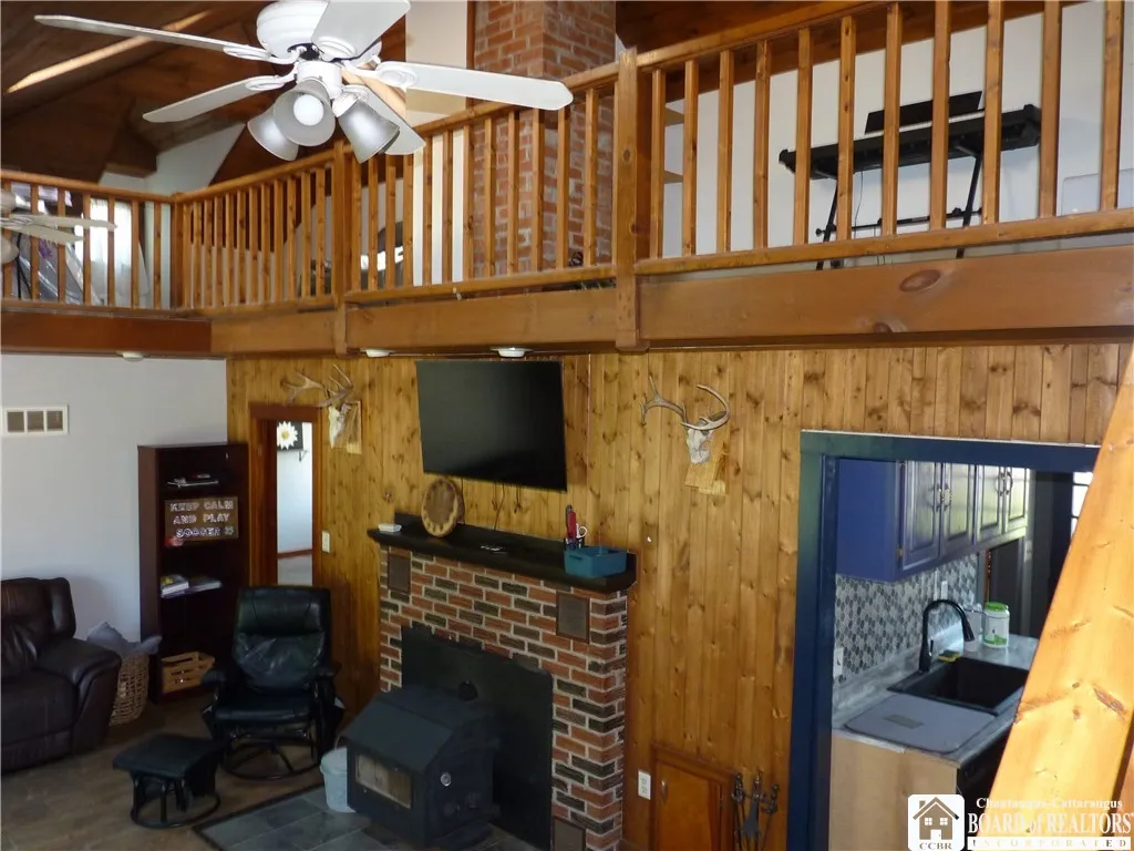 Stairway to an open loft area