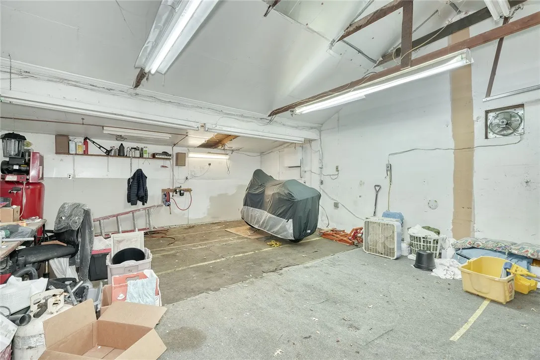 ATTACHED GARAGE