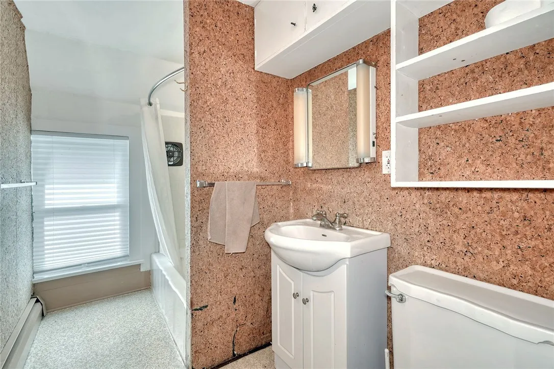 2ND FLOOR FULL BATH