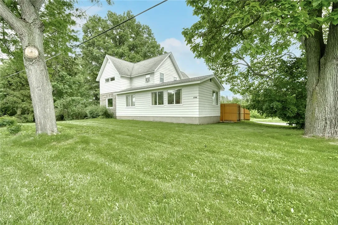 DRIVEWAY SIDE OF​​‌​​​​‌​​‌‌​‌‌​​​‌‌​‌​‌​‌​​​‌​​ HOUSE