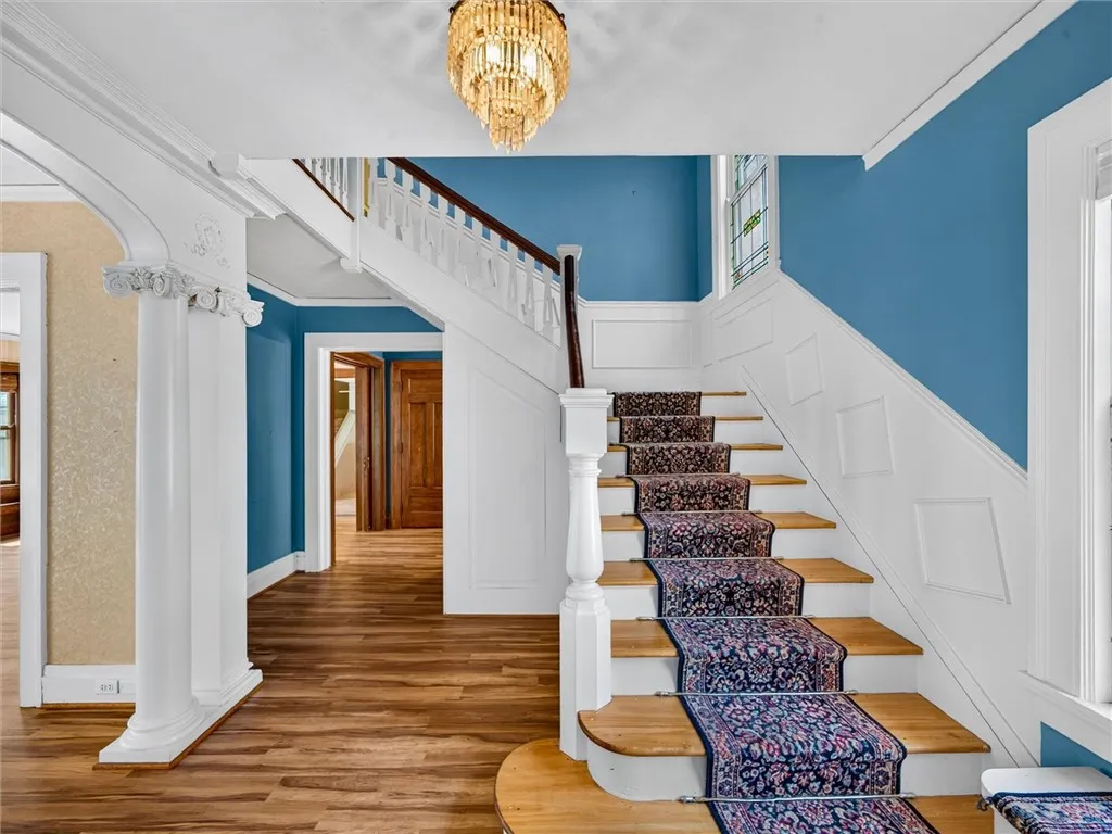 entry staircase