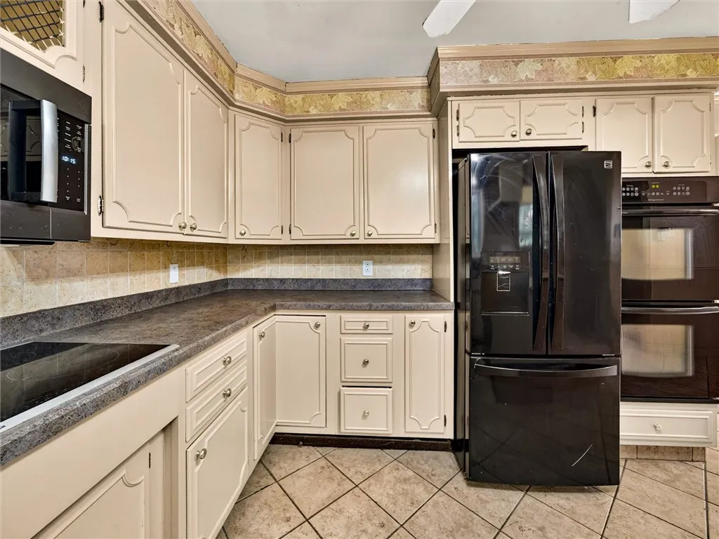 199 Seneca Parkway, Rochester, New York 14613, Rochester, New York 14613, 4 Bedrooms Bedrooms, 11 Rooms Rooms,2 BathroomsBathrooms,Residential,For Sale,199 Seneca Parkway, Rochester, New York 14613,0,R1699073