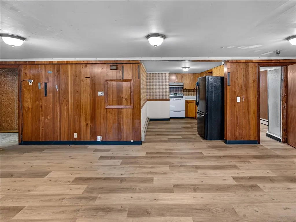 199 Seneca Parkway, Rochester, New York 14613, Rochester, New York 14613, 4 Bedrooms Bedrooms, 11 Rooms Rooms,2 BathroomsBathrooms,Residential,For Sale,199 Seneca Parkway, Rochester, New York 14613,0,R1699073