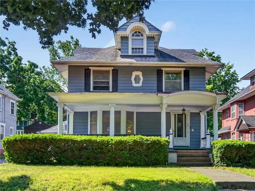 199 Seneca Parkway, Rochester, New York 14613, Rochester, New York 14613, 4 Bedrooms Bedrooms, 11 Rooms Rooms,2 BathroomsBathrooms,Residential,For Sale,199 Seneca Parkway, Rochester, New York 14613,0,R1699073