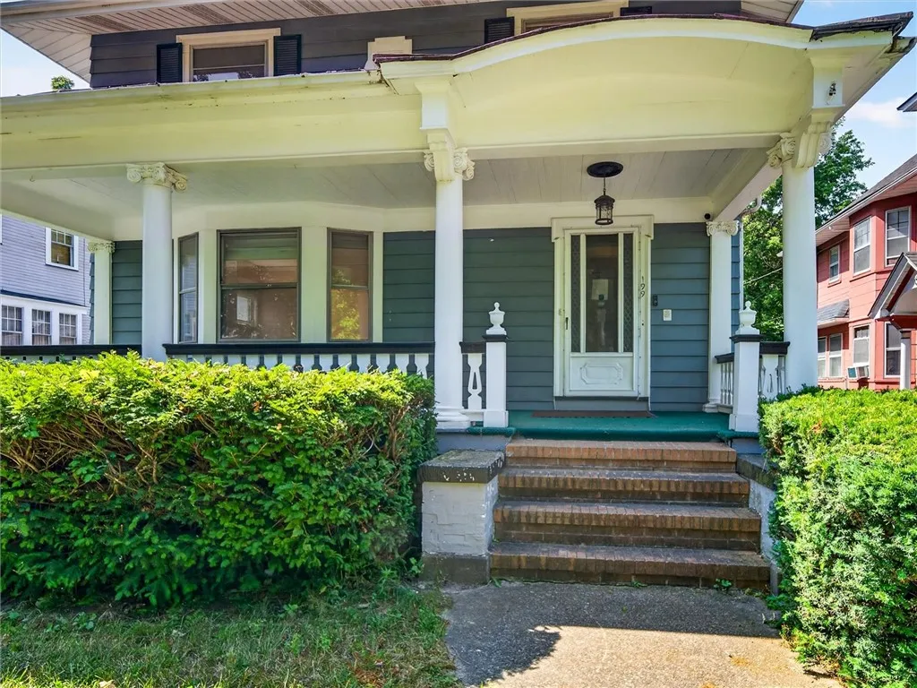 199 Seneca Parkway, Rochester, New York 14613, Rochester, New York 14613, 4 Bedrooms Bedrooms, 11 Rooms Rooms,2 BathroomsBathrooms,Residential,For Sale,199 Seneca Parkway, Rochester, New York 14613,0,R1699073
