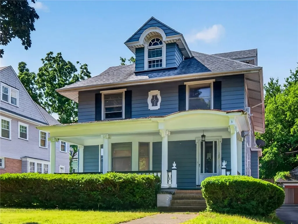 199 Seneca Parkway, Rochester, New York 14613, Rochester, New York 14613, 4 Bedrooms Bedrooms, 11 Rooms Rooms,2 BathroomsBathrooms,Residential,For Sale,199 Seneca Parkway, Rochester, New York 14613,0,R1699073