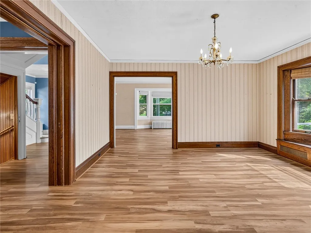 199 Seneca Parkway, Rochester, New York 14613, Rochester, New York 14613, 4 Bedrooms Bedrooms, 11 Rooms Rooms,2 BathroomsBathrooms,Residential,For Sale,199 Seneca Parkway, Rochester, New York 14613,0,R1699073