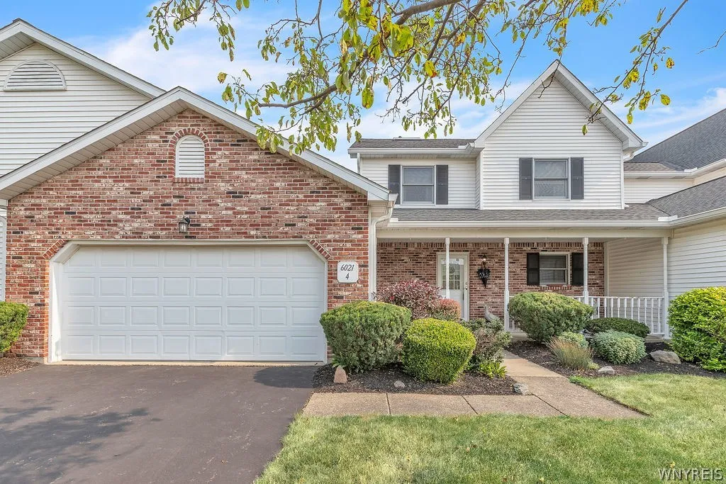 6021 Quaker Hollow Crescent 4, Orchard Park, New Y, Orchard Park, New York 14127, 3 Bedroom Bedrooms, 7 Room Rooms,2 BathroomBathrooms,Residential,Closed,6021 Quaker Hollow Crescent 4, Orchard Park, New Y,0,B1699127