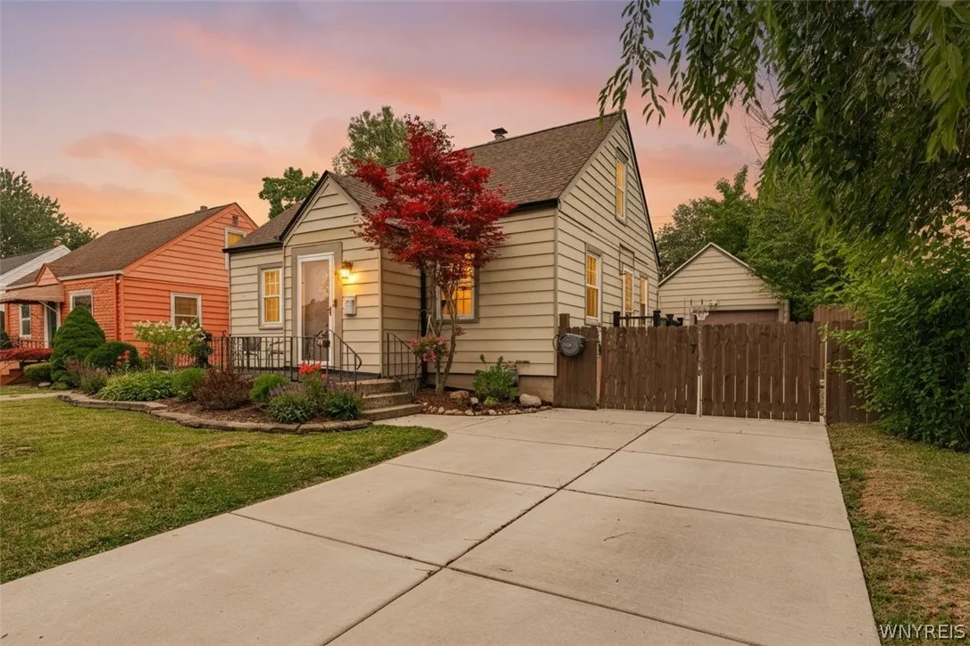 51 Sanders Road, Buffalo, New York 14216, Buffalo, New York 14216, 3 Bedroom Bedrooms, 8 Room Rooms,1 BathroomBathrooms,Residential,Closed,51 Sanders Road, Buffalo, New York 14216,0,B1698027