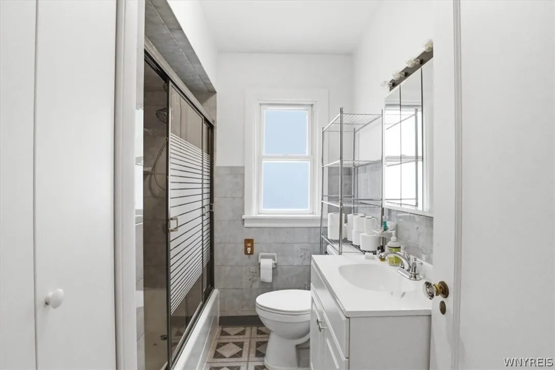 446 Linden Avenue, Buffalo, New York 14216, Buffalo, New York 14216, 4 Bedroom Bedrooms, ,2 BathroomBathrooms,Residential,For Sale,446 Linden Avenue, Buffalo, New York 14216,0,B1698628