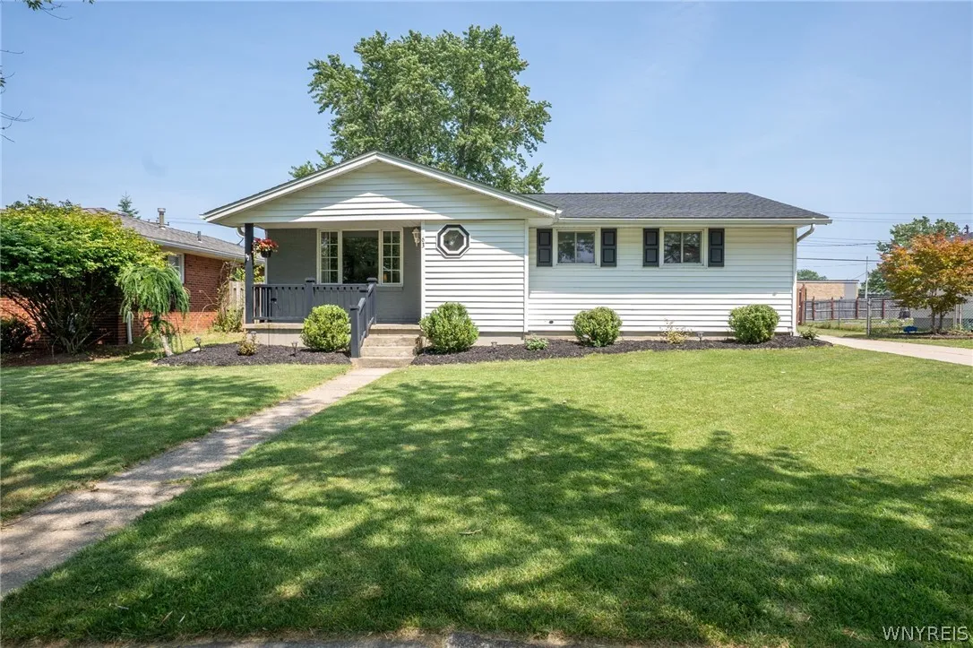 63 Queens Drive, West Seneca, New York 14224, West Seneca, New York 14224, 3 Bedroom Bedrooms, 8 Room Rooms,1 BathroomBathrooms,Residential,Closed,63 Queens Drive, West Seneca, New York 14224,0,B1699398
