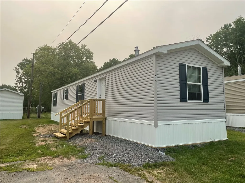 74 Second Street, Farmington, New York 14425, Farmington, New York 14425, 2 Bedroom Bedrooms, 3 Room Rooms,2 BathroomBathrooms,Residential,Closed,74 Second Street, Farmington, New York 14425,0,R1700416