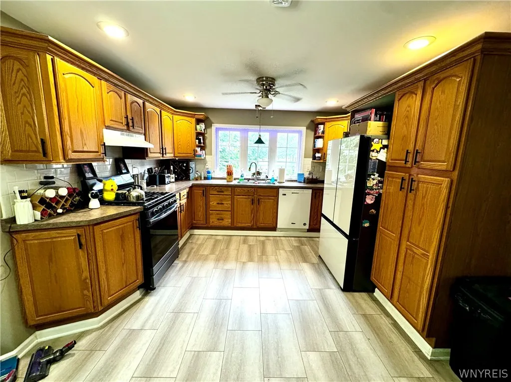 4955 Seneca Street, West Seneca, New York 14224, West Seneca, New York 14224, 3 Bedroom Bedrooms, 7 Room Rooms,2 BathroomBathrooms,Residential,For Sale,4955 Seneca Street, West Seneca, New York 14224,0,B1700012
