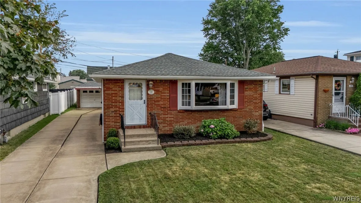 149 Desmond Drive, Tonawanda, New York 14150, Tonawanda, New York 14150, 3 Bedroom Bedrooms, 6 Room Rooms,1 BathroomBathrooms,Residential,Closed,149 Desmond Drive, Tonawanda, New York 14150,0,B1700537
