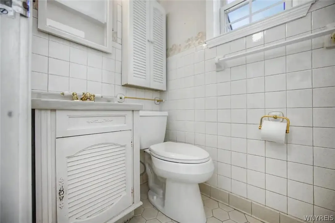758 Pasadena Avenue, Niagara Falls, New York 14304, Niagara Falls, New York 14304, 3 Bedroom Bedrooms, 7 Room Rooms,1 BathroomBathrooms,Residential,For Sale,758 Pasadena Avenue, Niagara Falls, New York 14304,0,B1700076
