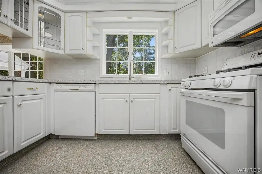 758 Pasadena Avenue, Niagara Falls, New York 14304, Niagara Falls, New York 14304, 3 Bedroom Bedrooms, 7 Room Rooms,1 BathroomBathrooms,Residential,For Sale,758 Pasadena Avenue, Niagara Falls, New York 14304,0,B1700076