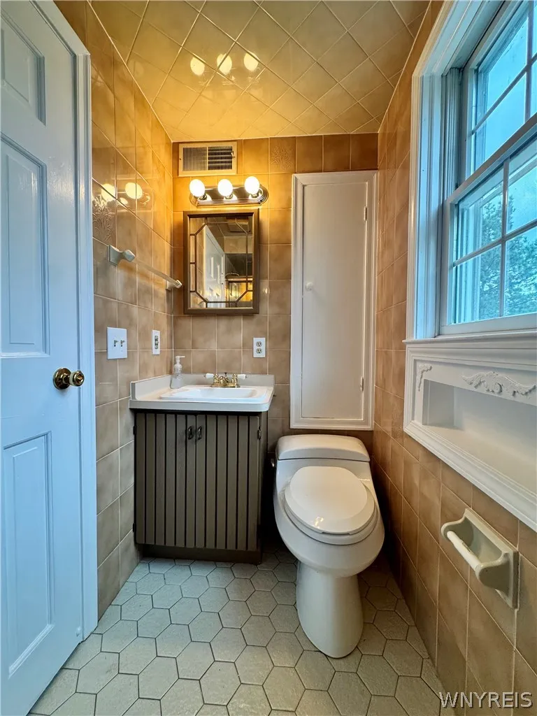 758 Pasadena Avenue, Niagara Falls, New York 14304, Niagara Falls, New York 14304, 3 Bedroom Bedrooms, 7 Room Rooms,1 BathroomBathrooms,Residential,For Sale,758 Pasadena Avenue, Niagara Falls, New York 14304,0,B1700076