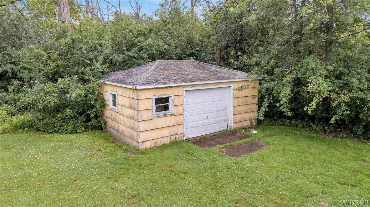 597 Alt Boulevard, Grand Island, New York 14072, Grand Island, New York 14072, 3 Bedroom Bedrooms, 7 Room Rooms,1 BathroomBathrooms,Residential,For Sale,597 Alt Boulevard, Grand Island, New York 14072,0,B1697224