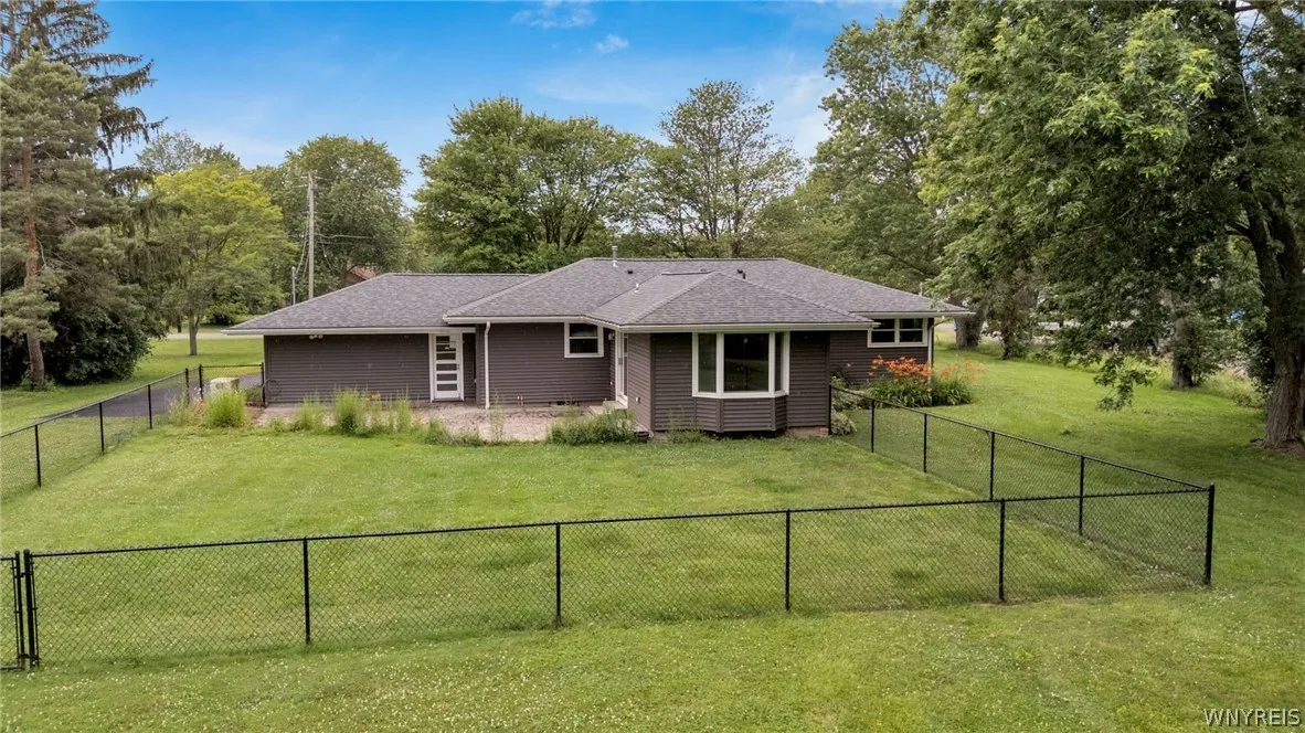 597 Alt Boulevard, Grand Island, New York 14072, Grand Island, New York 14072, 3 Bedroom Bedrooms, 7 Room Rooms,1 BathroomBathrooms,Residential,For Sale,597 Alt Boulevard, Grand Island, New York 14072,0,B1697224