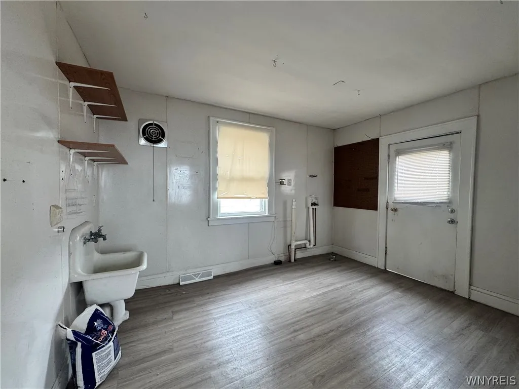 1361 Hertel Avenue, Buffalo, New York 14216, Buffalo, New York 14216, ,Commercial Sale,For Sale,1361 Hertel Avenue, Buffalo, New York 14216,0,B1698526