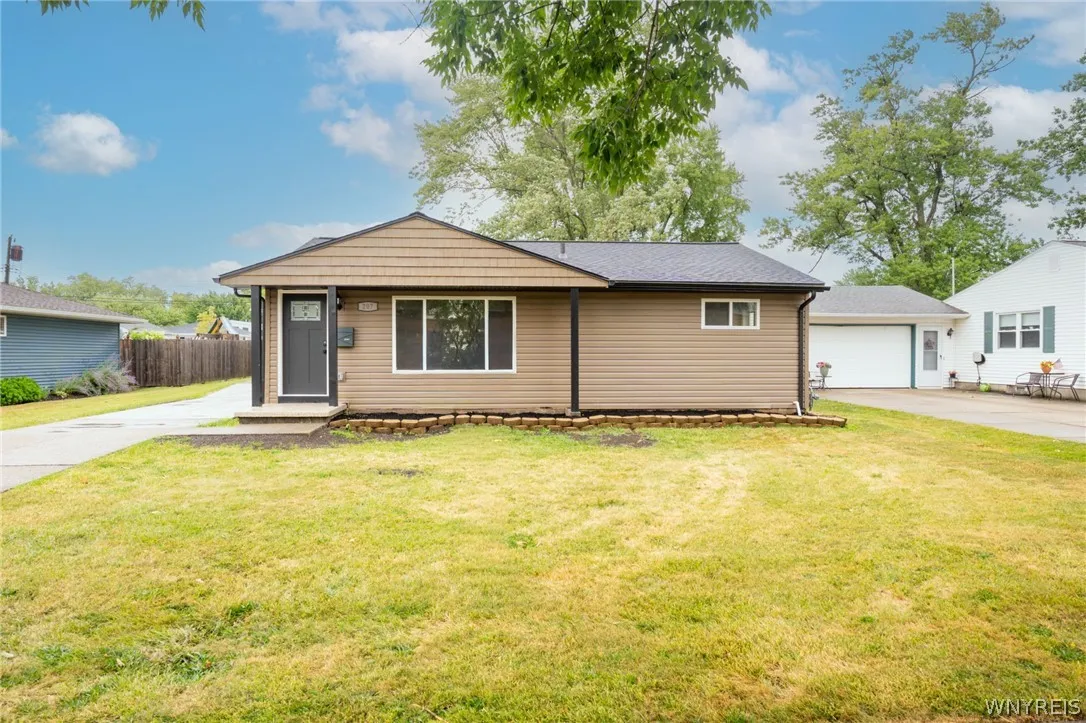 207 Pryor Avenue, Tonawanda, New York 14150, Tonawanda, New York 14150, 3 Bedroom Bedrooms, 7 Room Rooms,2 BathroomBathrooms,Residential,Closed,207 Pryor Avenue, Tonawanda, New York 14150,0,B1701143