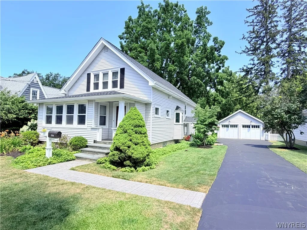 3794 Westview Avenue, Hamburg, New York 14075, Hamburg, New York 14075, 4 Bedroom Bedrooms, 8 Room Rooms,2 BathroomBathrooms,Residential,Closed,3794 Westview Avenue, Hamburg, New York 14075,0,B1701215
